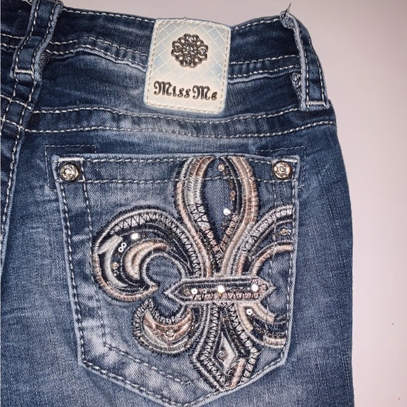 Miss Me Fleur De Lis Boot Cut Jeans Pink Embroidered Sequins Sparkly Pockets 26 - Picture 7 of 10
